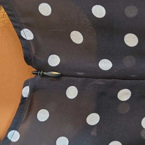 Keepsake-Blk/white polka dot dress with ruffled sleeves & skirt Sz M/L - Picture 8 of 9